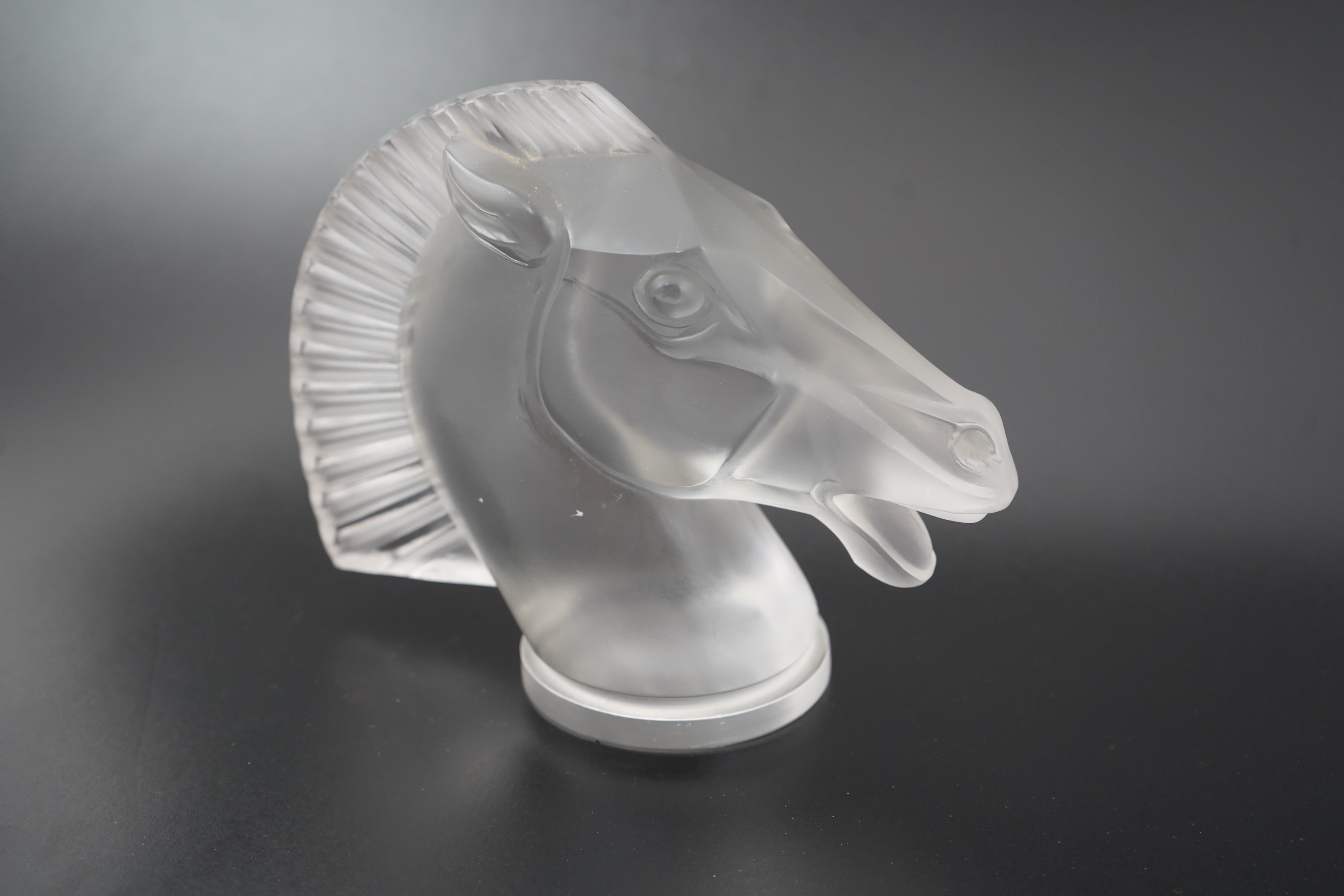 René Lalique: A 'Longchamp B' mascot